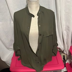 Super cute silky top